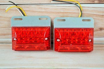 Габарит LED красный фонарь + Белая подсветка снизу 24Вольт AL-00321 фото