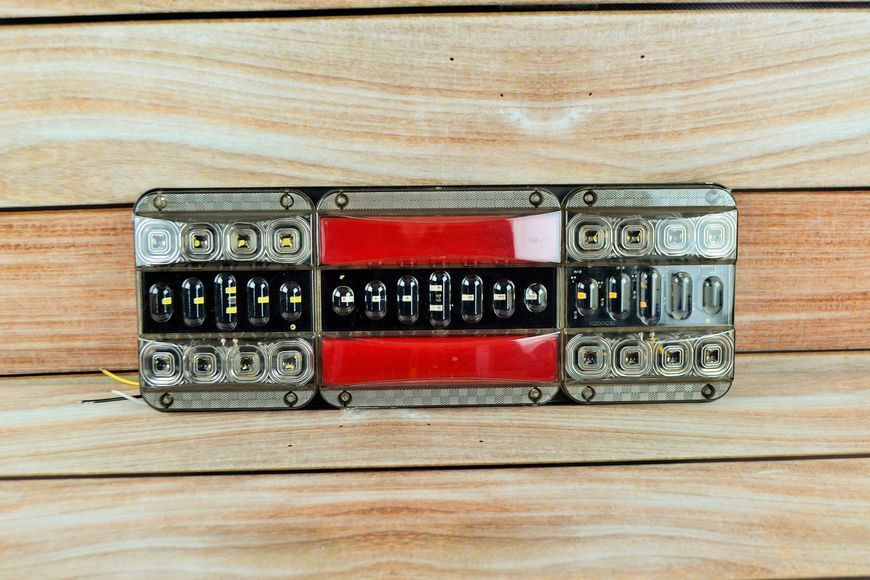 Ліхтар LED задній 12&ndash;24V з біжучим поворотом, чорне скло (46&times;13 см) AL-00414 фото