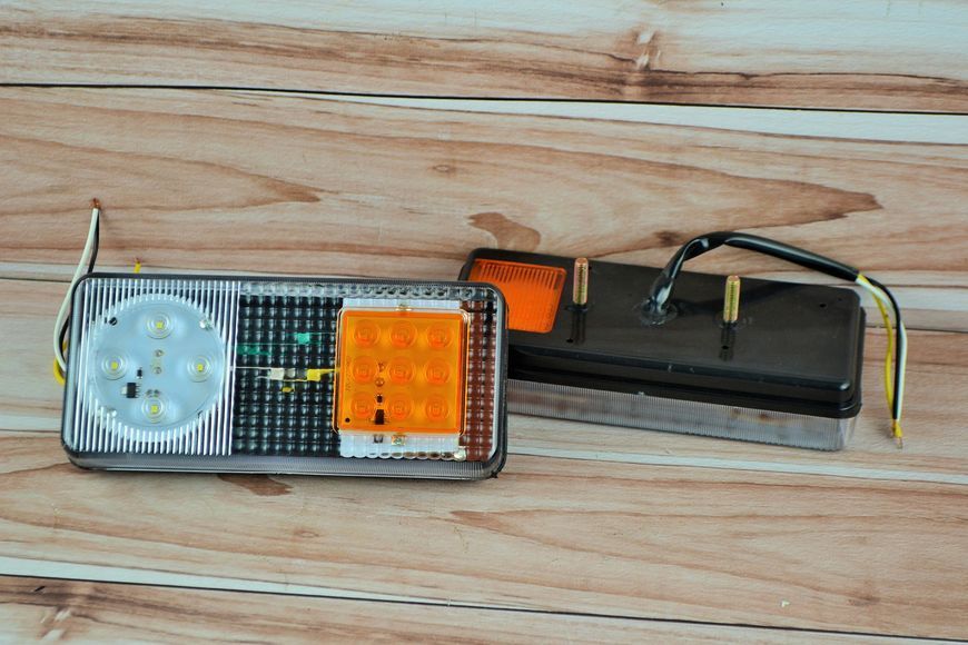Ліхтар передній Ф-402 LED (МТЗ, ЮМЗ, Т-40) Нового зразка 1001 LED фото