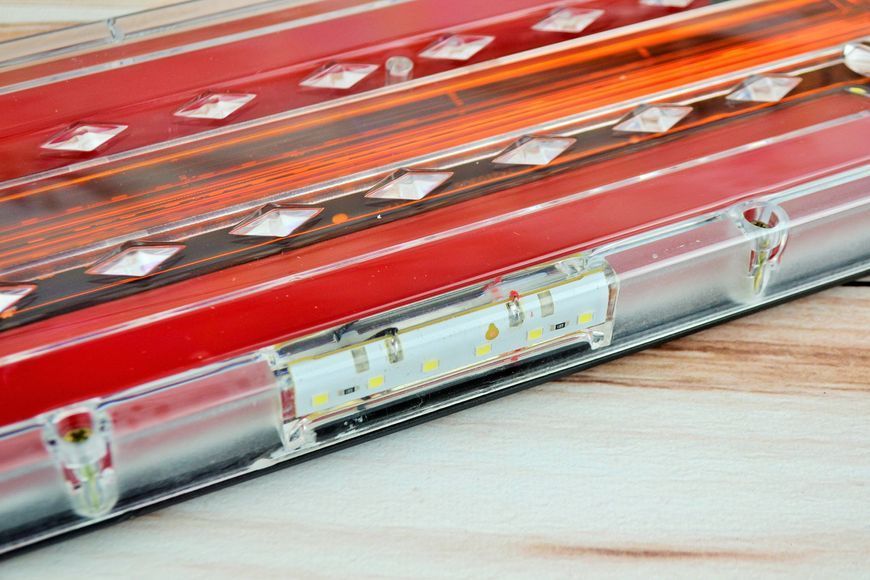 Ліхтар LED задній 24V до Автомобільної техніки, вантажівок (Біжить поворотник) Reap lamp Wagen AL-00389 фото