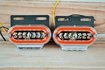 Габарит LED Желтый фонарь с бегущим поворотом + Белая подсветка снизу 24V (10см*5.5см) (1шт ) AL-00371 фото